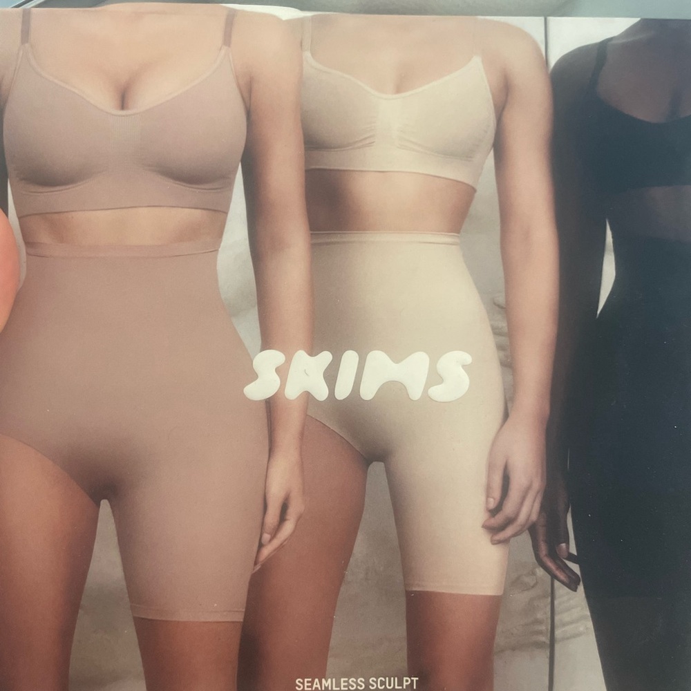 SKIMS Seamless Sculpt High-Waist Shaping Short in Onyx